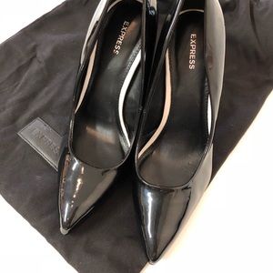 EXPRESS women’s black patent leather stilettos 7M